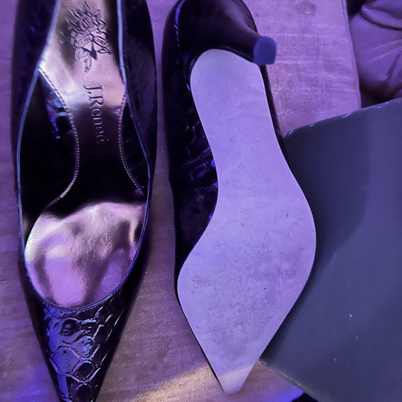 J. RENEE - Picture 2 of 8